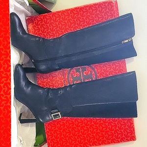 TORY BURCH BLAIRE MID HEEL LEATHER BOOT. Size 8.